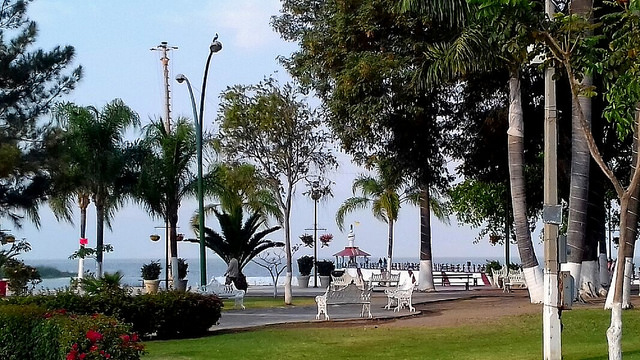 34388041356_a6e70b67ca_z