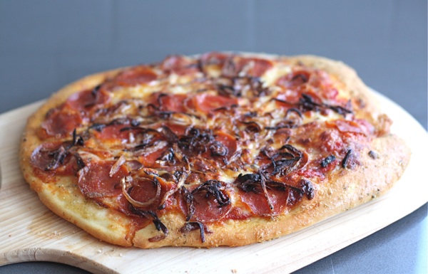 pepperoni-pizza-with-caramelized-onions